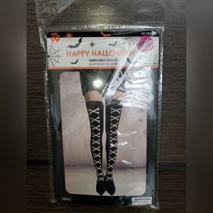 Knee High Sicks with Cross Bones NWT